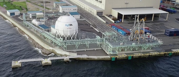 川崎重工向神户交付世界首个液化氢装卸设施